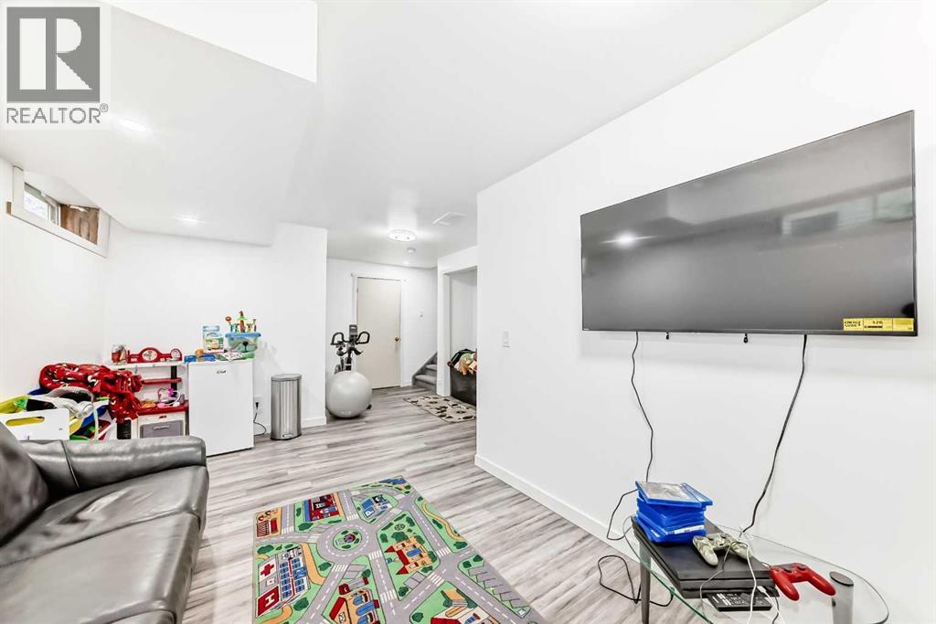 Single Family House for Sale in  Hidden Ranch Hill NW Hidden Valley Calgary 