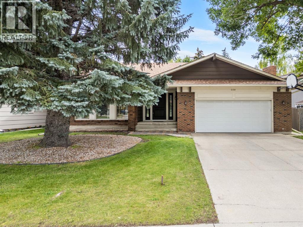 Single Family House for Sale in  Lake Simcoe Crescent SE Lake Bonavista Calgary 