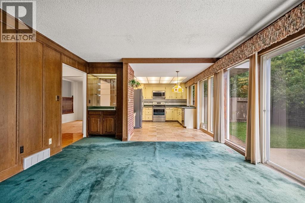 Single Family House for Sale in  Lake Simcoe Crescent SE Lake Bonavista Calgary 