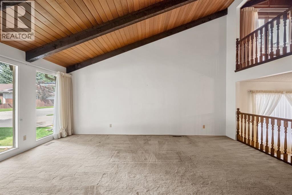 Single Family House for Sale in  Lake Simcoe Crescent SE Lake Bonavista Calgary 