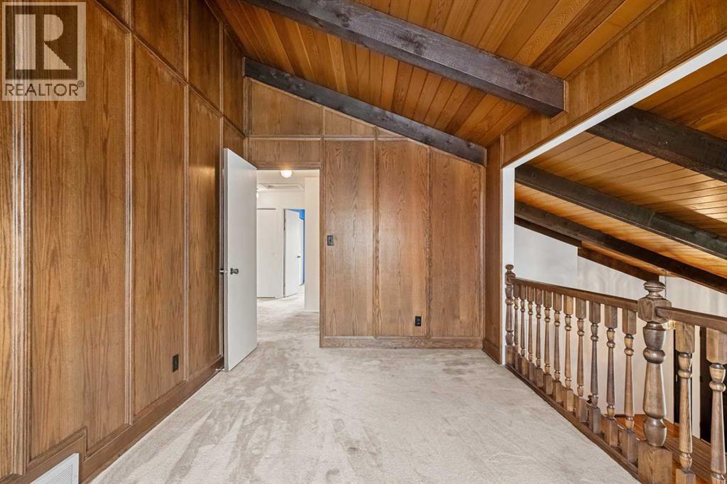 Single Family House for Sale in  Lake Simcoe Crescent SE Lake Bonavista Calgary 