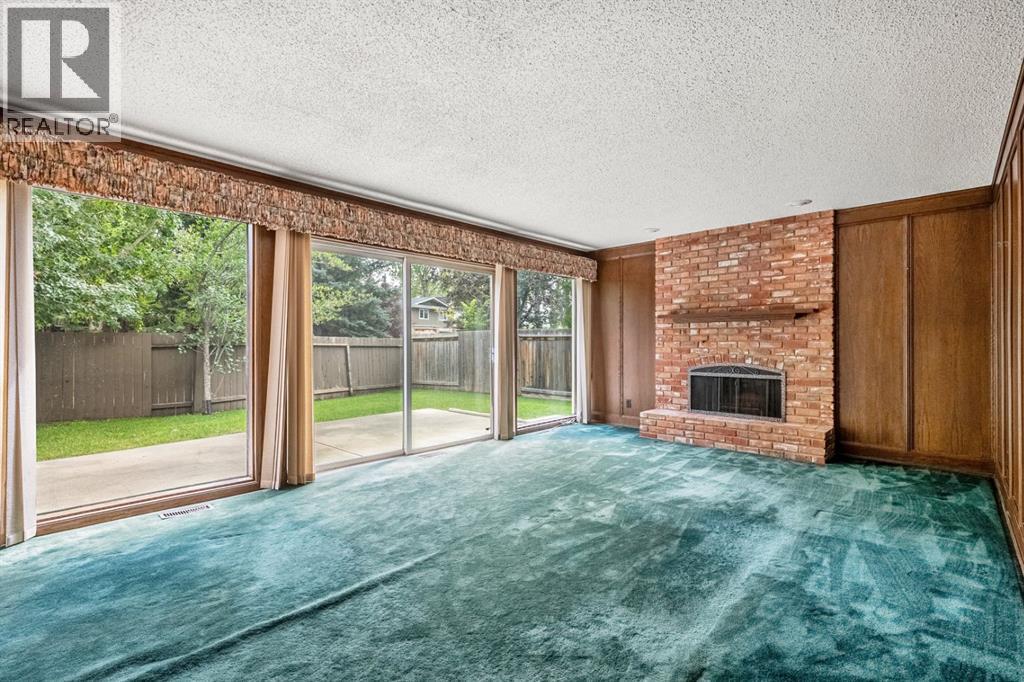 Single Family House for Sale in  Lake Simcoe Crescent SE Lake Bonavista Calgary 