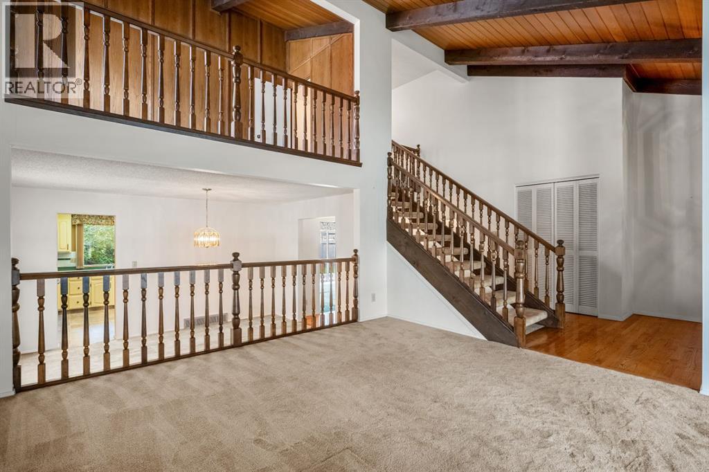 Single Family House for Sale in  Lake Simcoe Crescent SE Lake Bonavista Calgary 