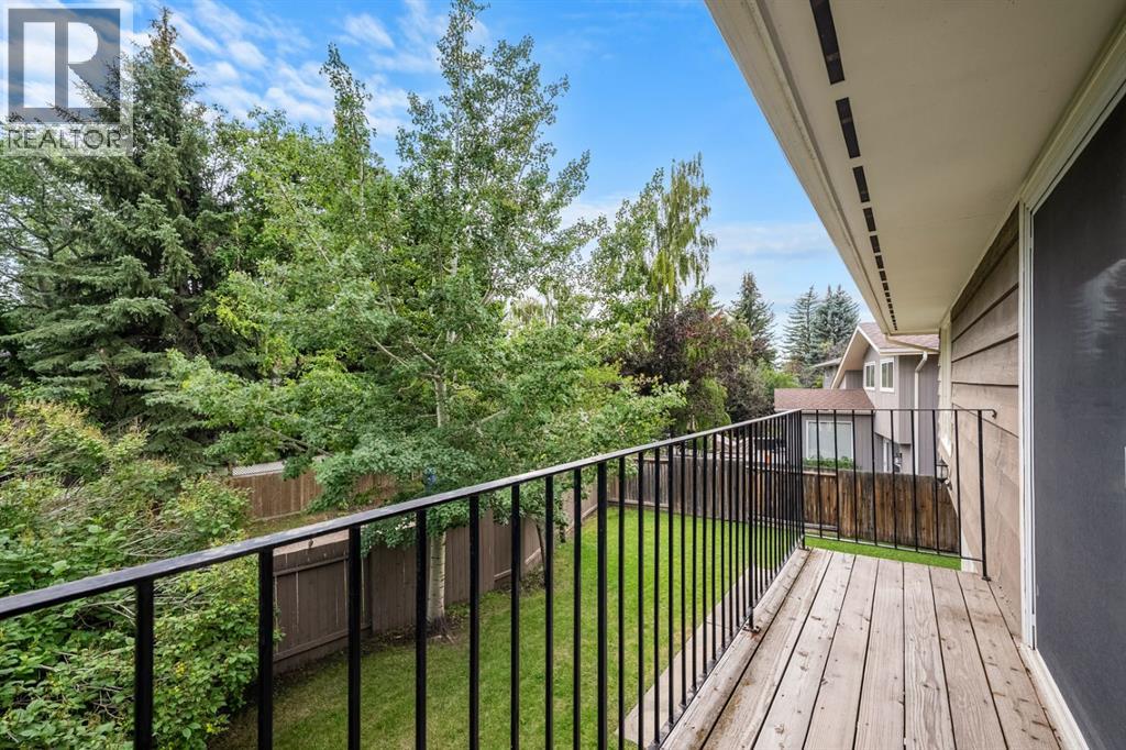 Single Family House for Sale in  Lake Simcoe Crescent SE Lake Bonavista Calgary 