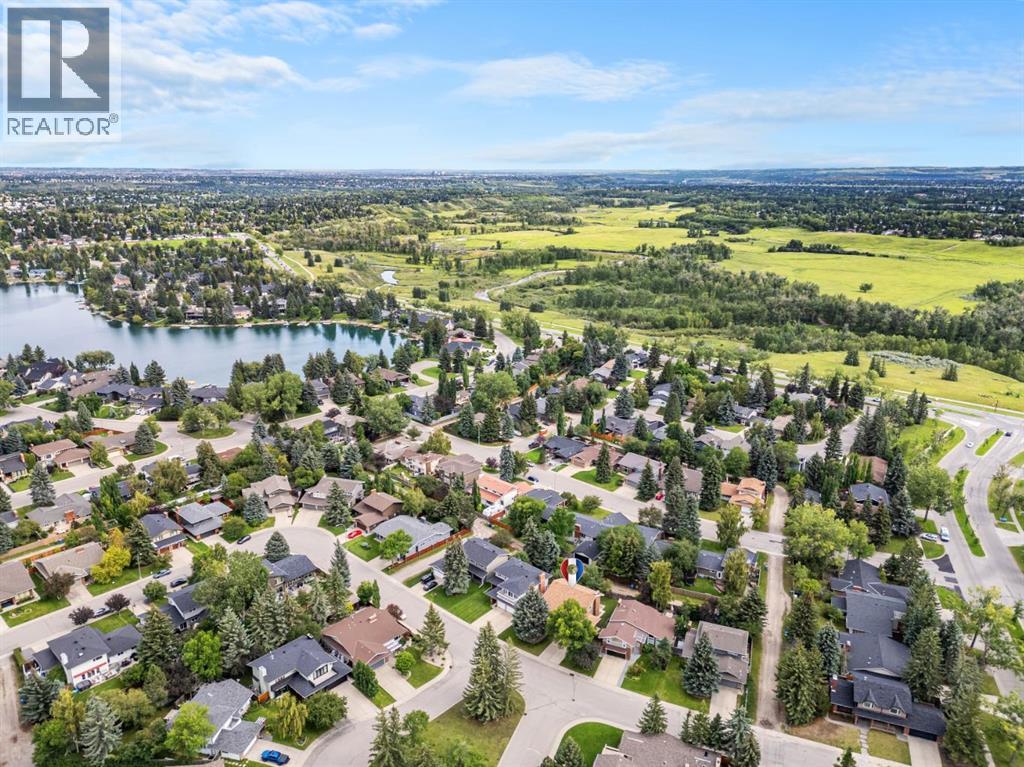 Single Family House for Sale in  Lake Simcoe Crescent SE Lake Bonavista Calgary 
