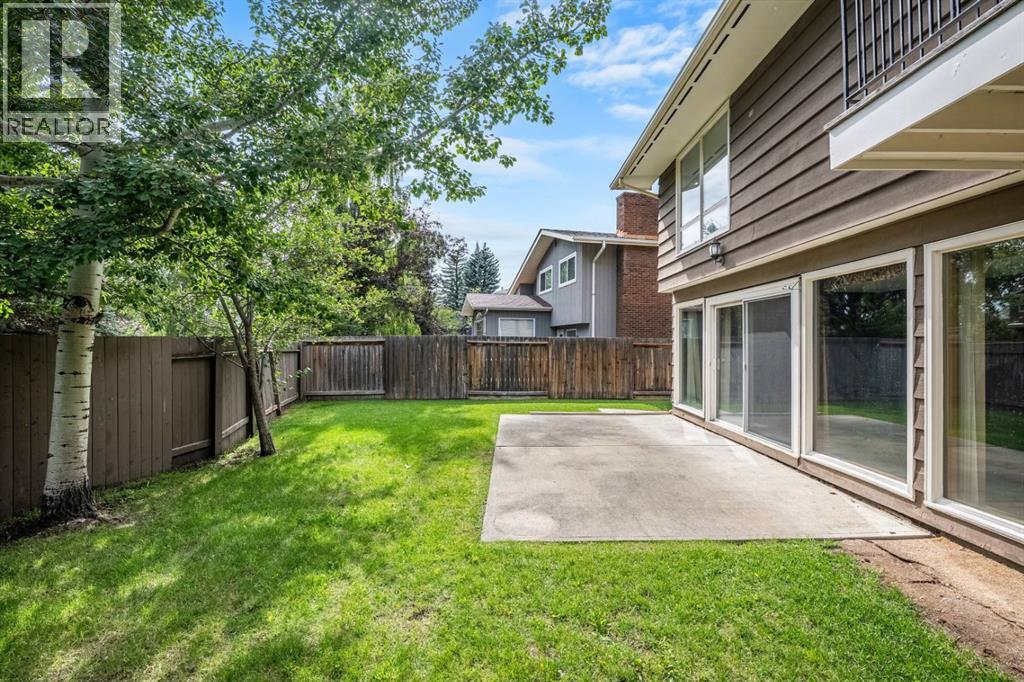 Single Family House for Sale in  Lake Simcoe Crescent SE Lake Bonavista Calgary 
