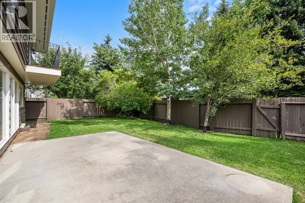 Single Family House for Sale in  Lake Simcoe Crescent SE Lake Bonavista Calgary 