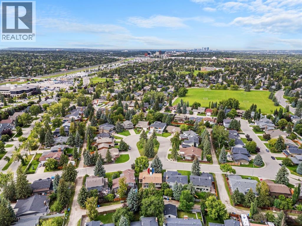 Single Family House for Sale in  Lake Simcoe Crescent SE Lake Bonavista Calgary 