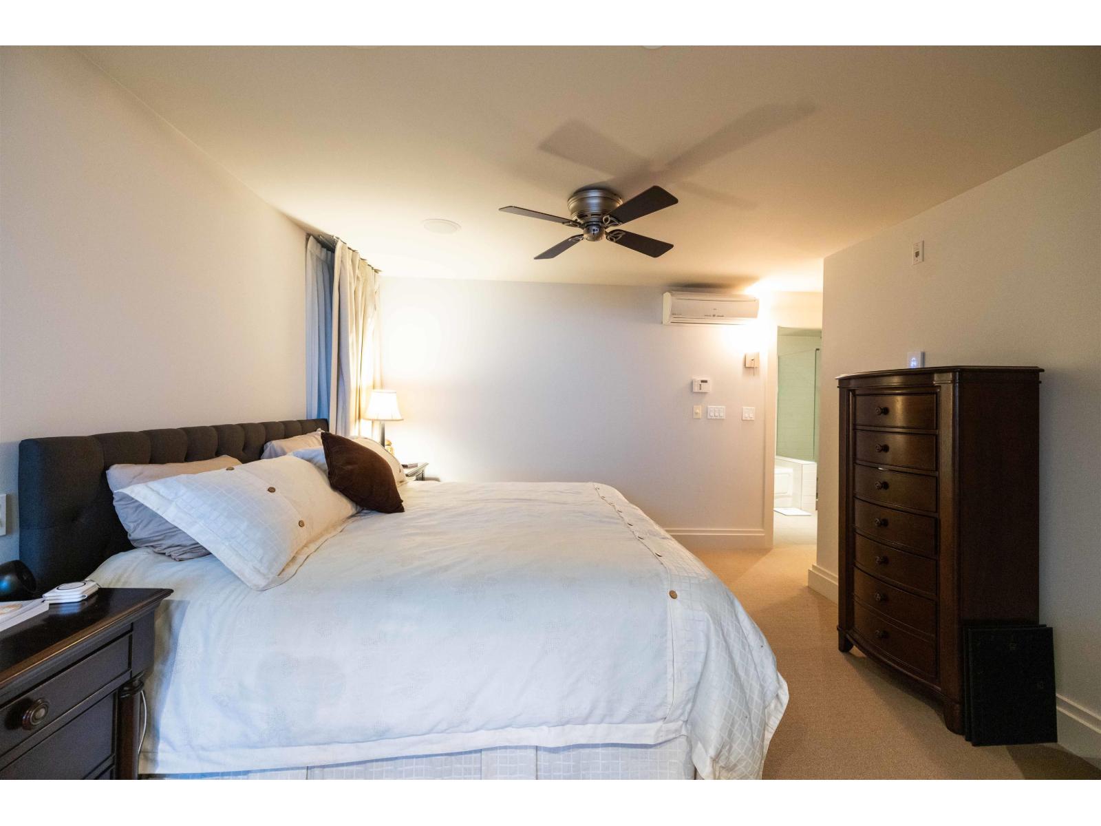 101 15097 MARINE DRIVE, White Rock