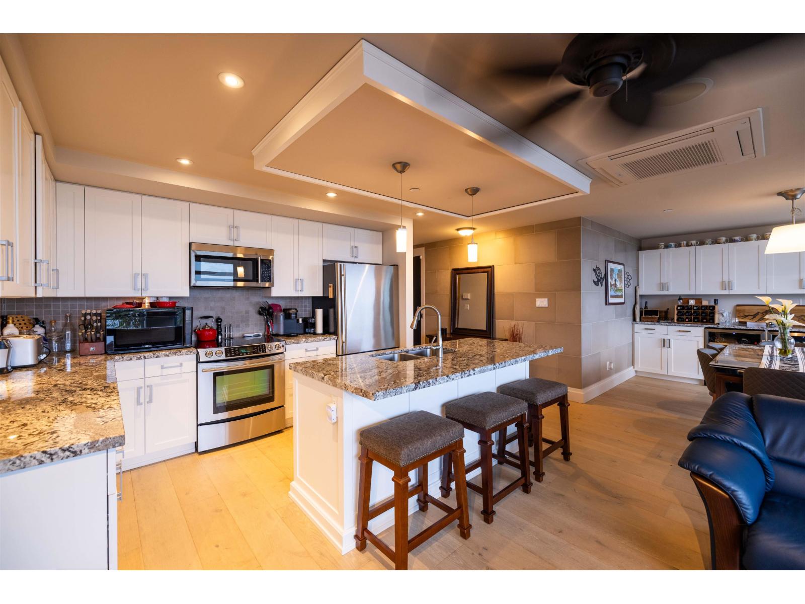 101 15097 MARINE DRIVE, White Rock