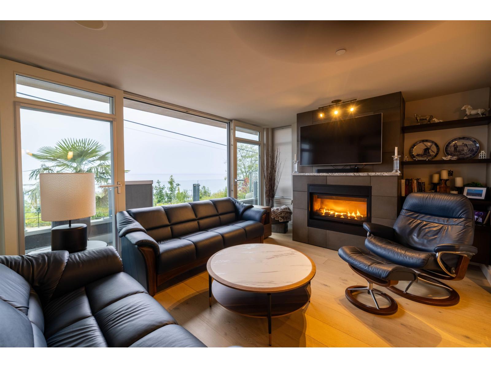 101 15097 MARINE DRIVE, White Rock