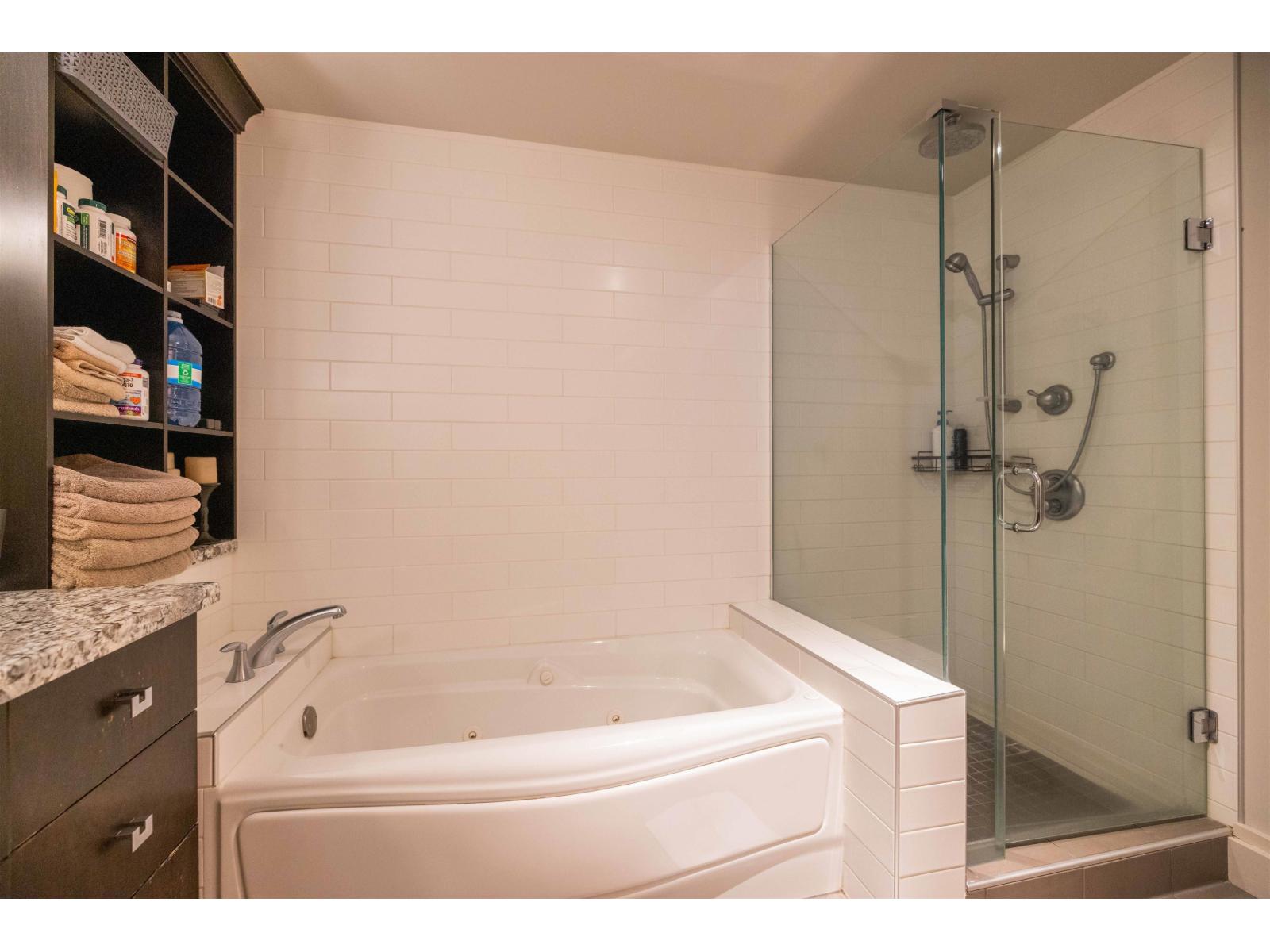 101 15097 MARINE DRIVE, White Rock