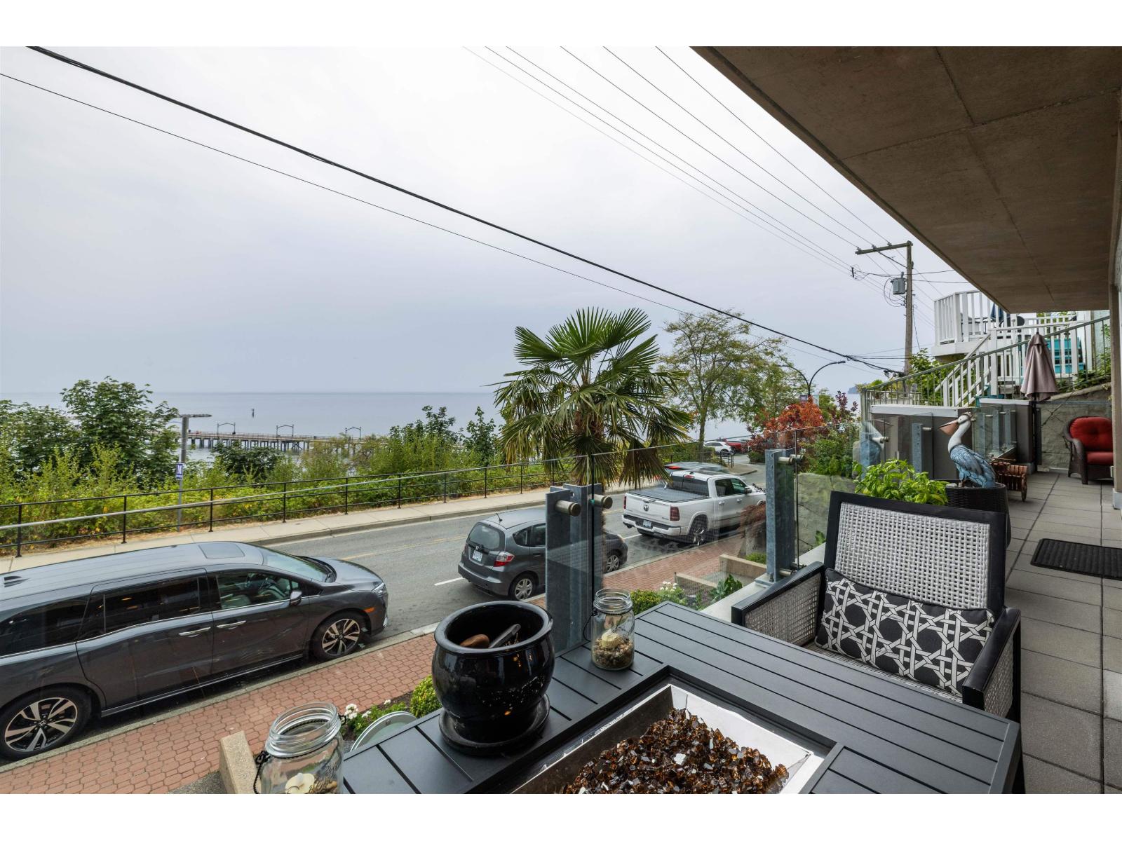 101 15097 MARINE DRIVE, White Rock