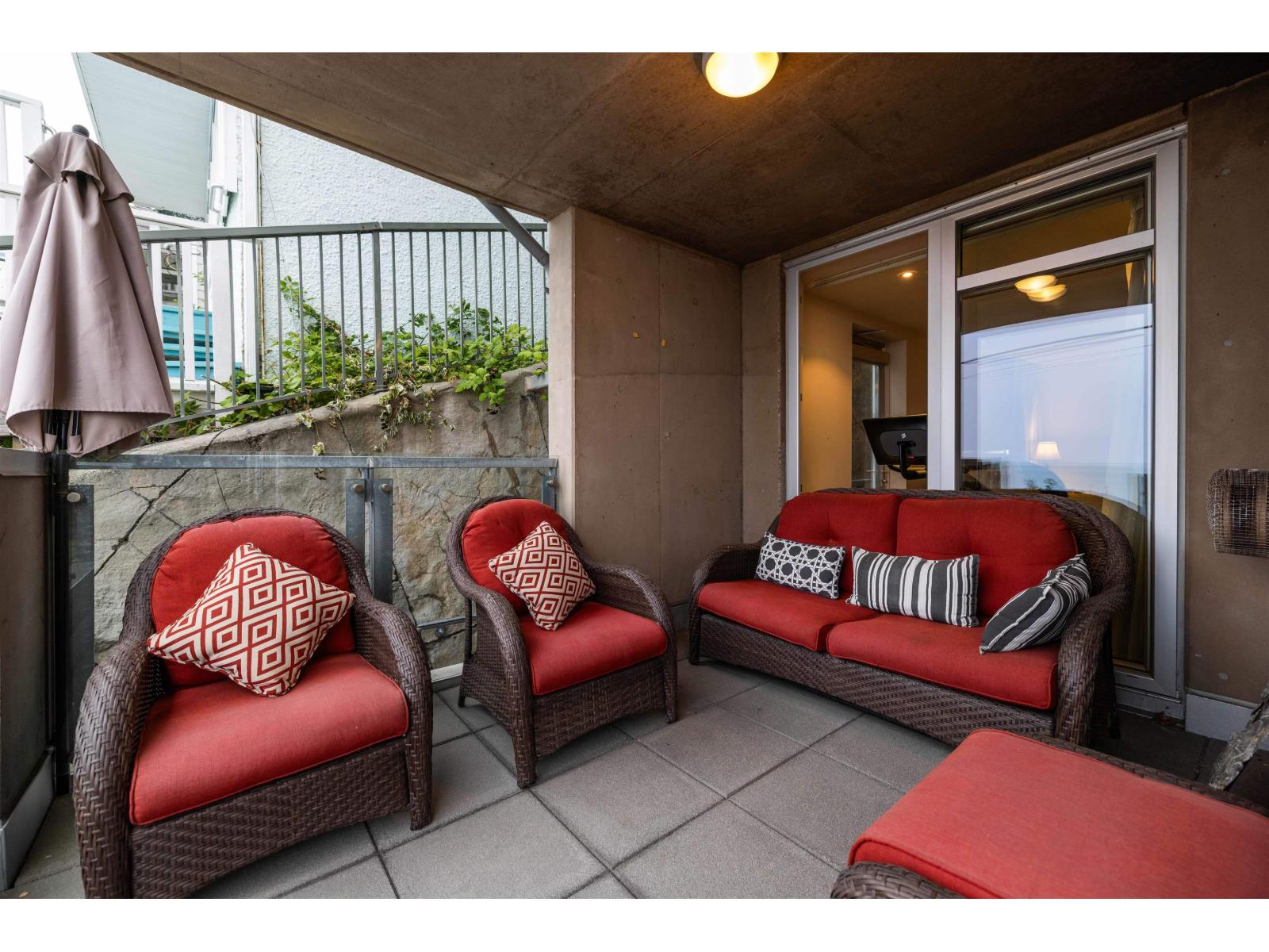 101 15097 MARINE DRIVE, White Rock