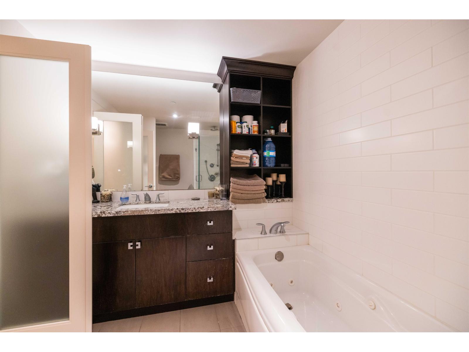 101 15097 MARINE DRIVE, White Rock