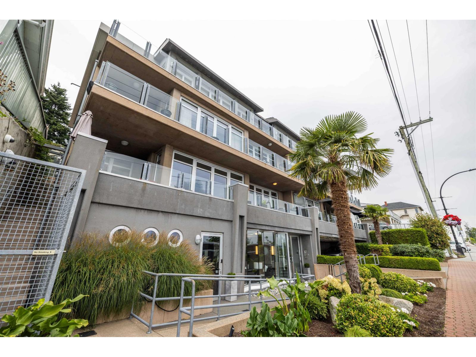 101 15097 MARINE DRIVE, White Rock