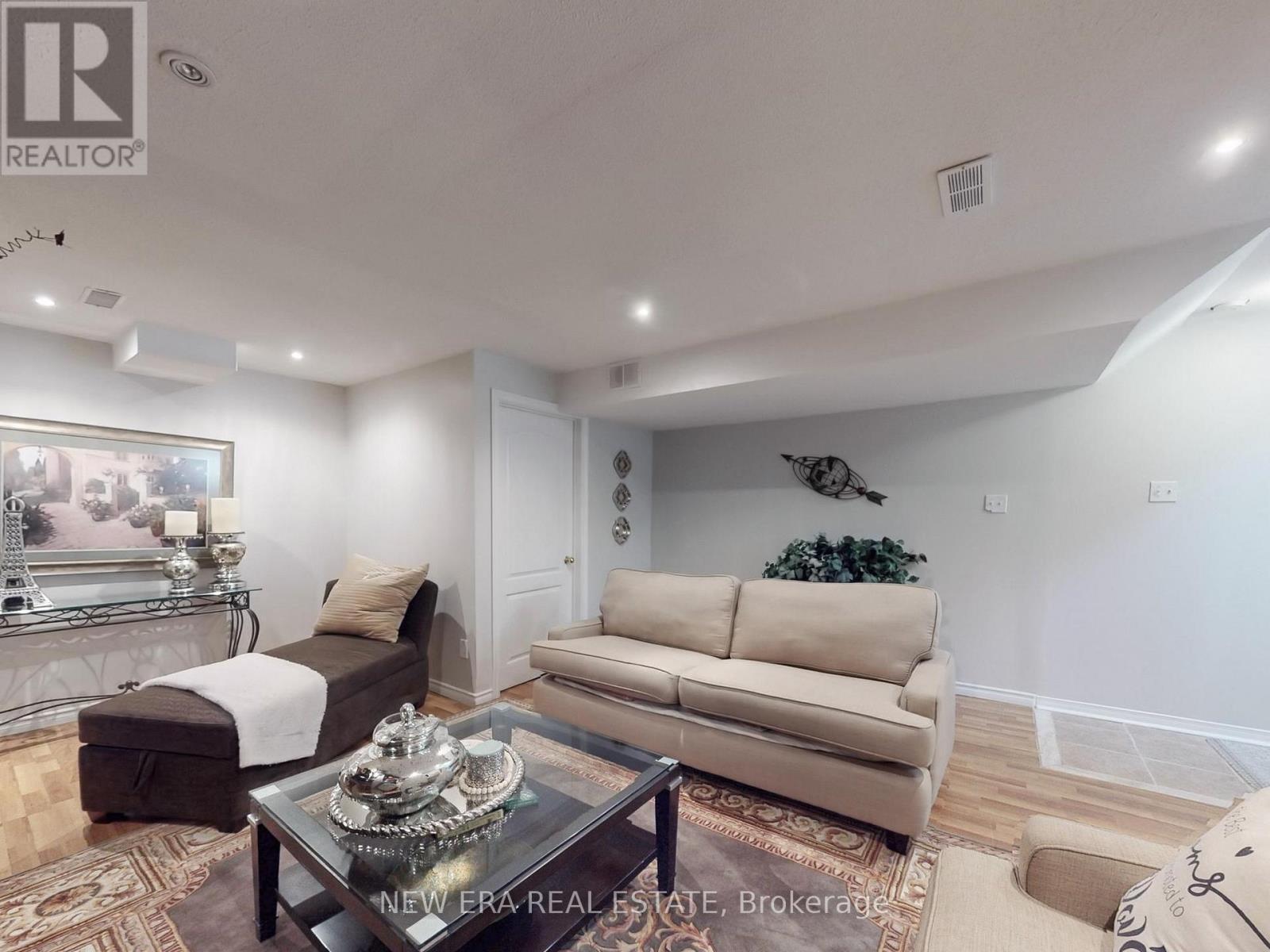 Photo 38 of 16 7360 Zinnia Place, Mississauga ON