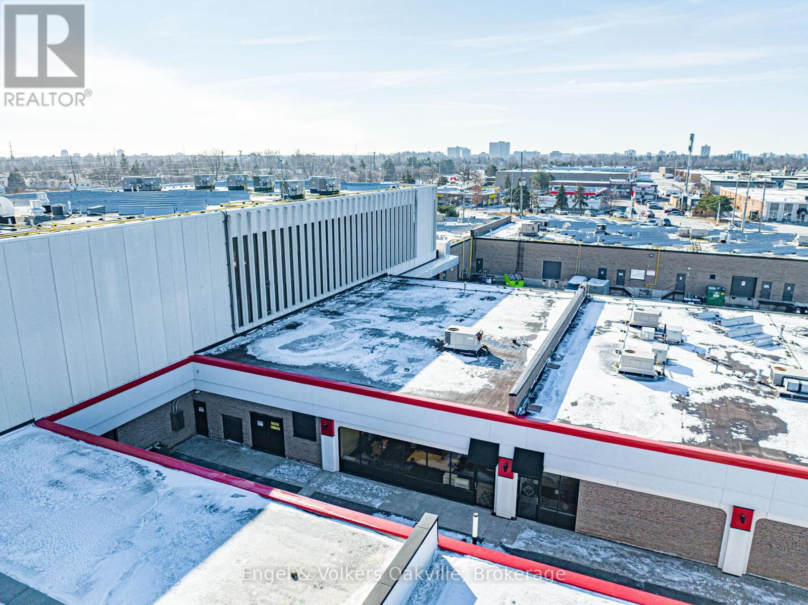 Photo 6 of 8 755 Queensway E, Mississauga ON