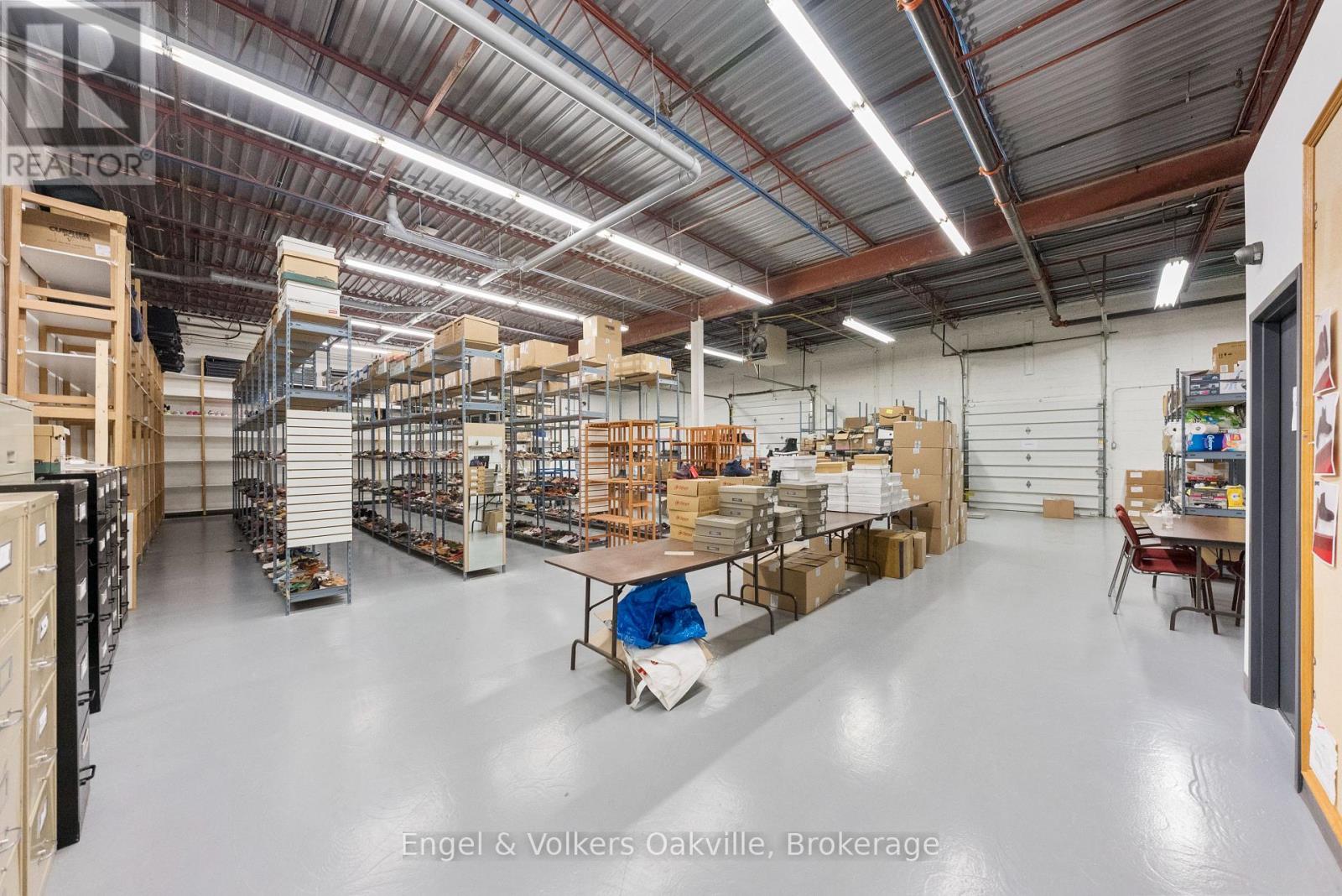 Photo 4 of 8 755 Queensway E, Mississauga ON
