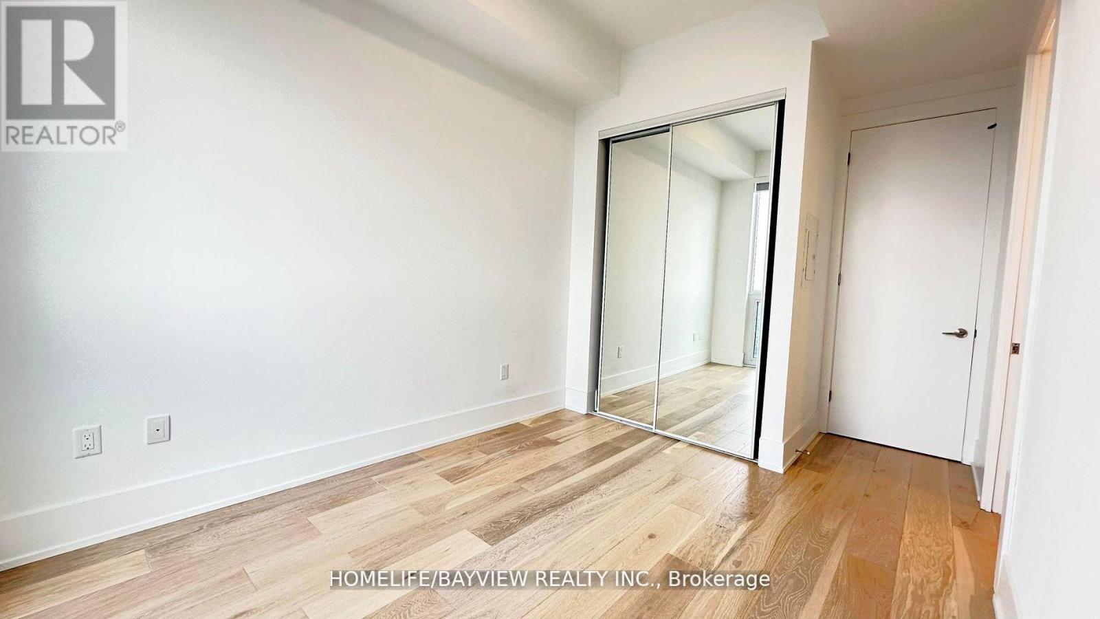Photo 10 of 4308 39 Roehampton Avenue, Toronto ON