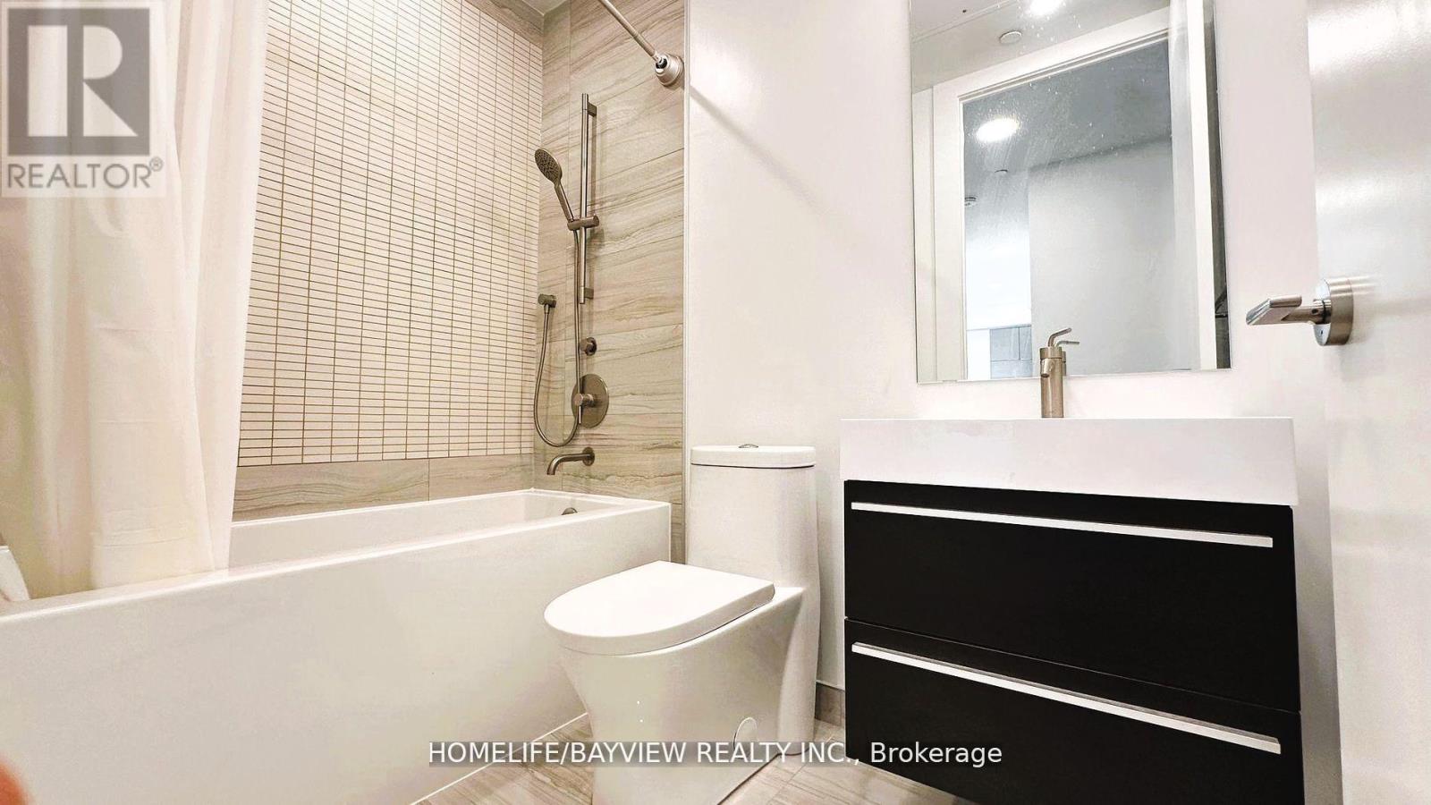 Photo 26 of 4308 39 Roehampton Avenue, Toronto ON