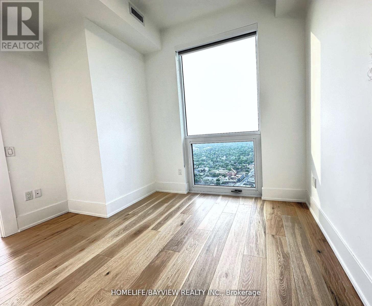 Photo 27 of 4308 39 Roehampton Avenue, Toronto ON