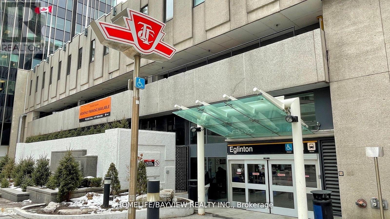 Photo 38 of 4308 39 Roehampton Avenue, Toronto ON