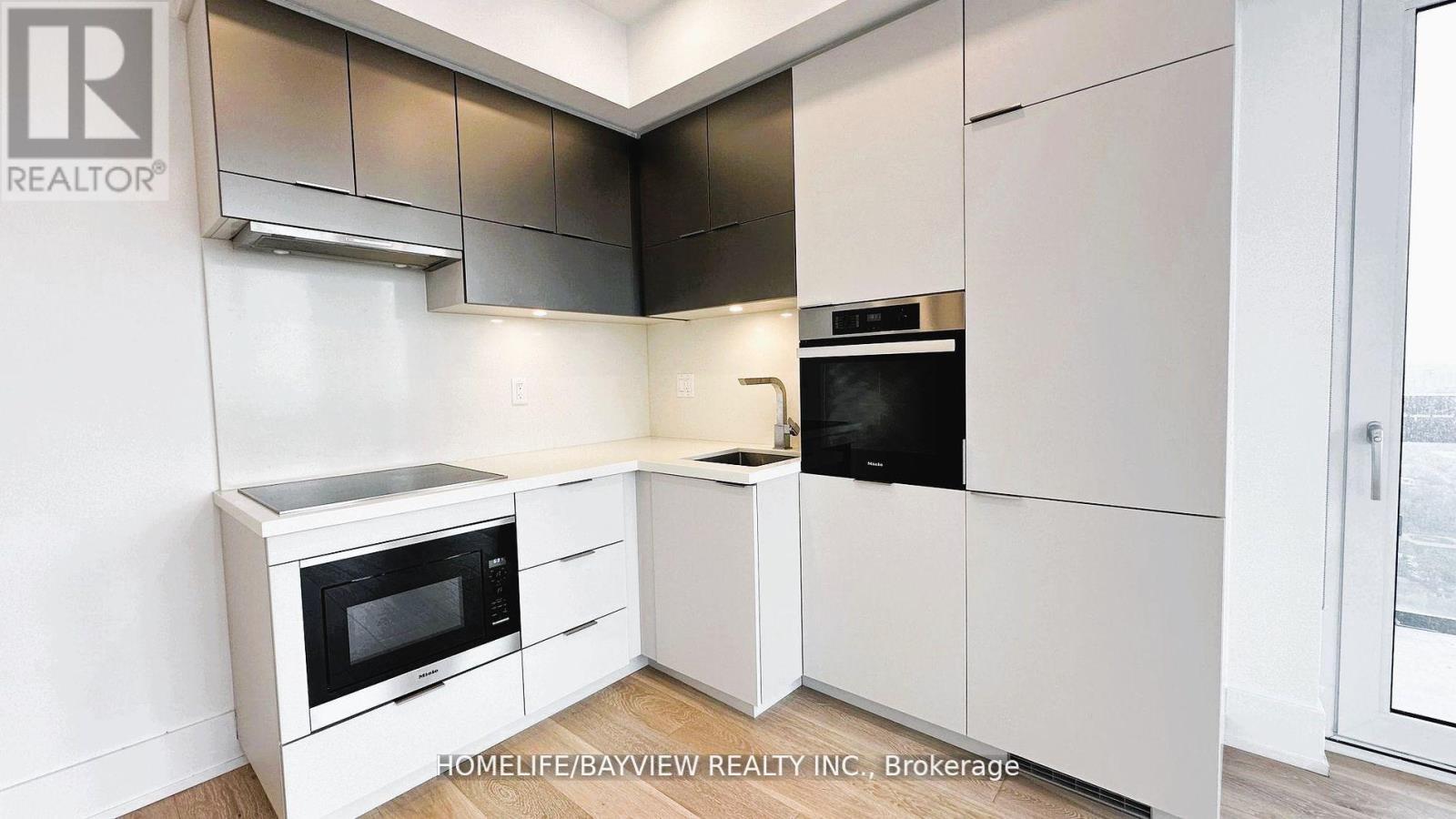 Photo 23 of 4308 39 Roehampton Avenue, Toronto ON