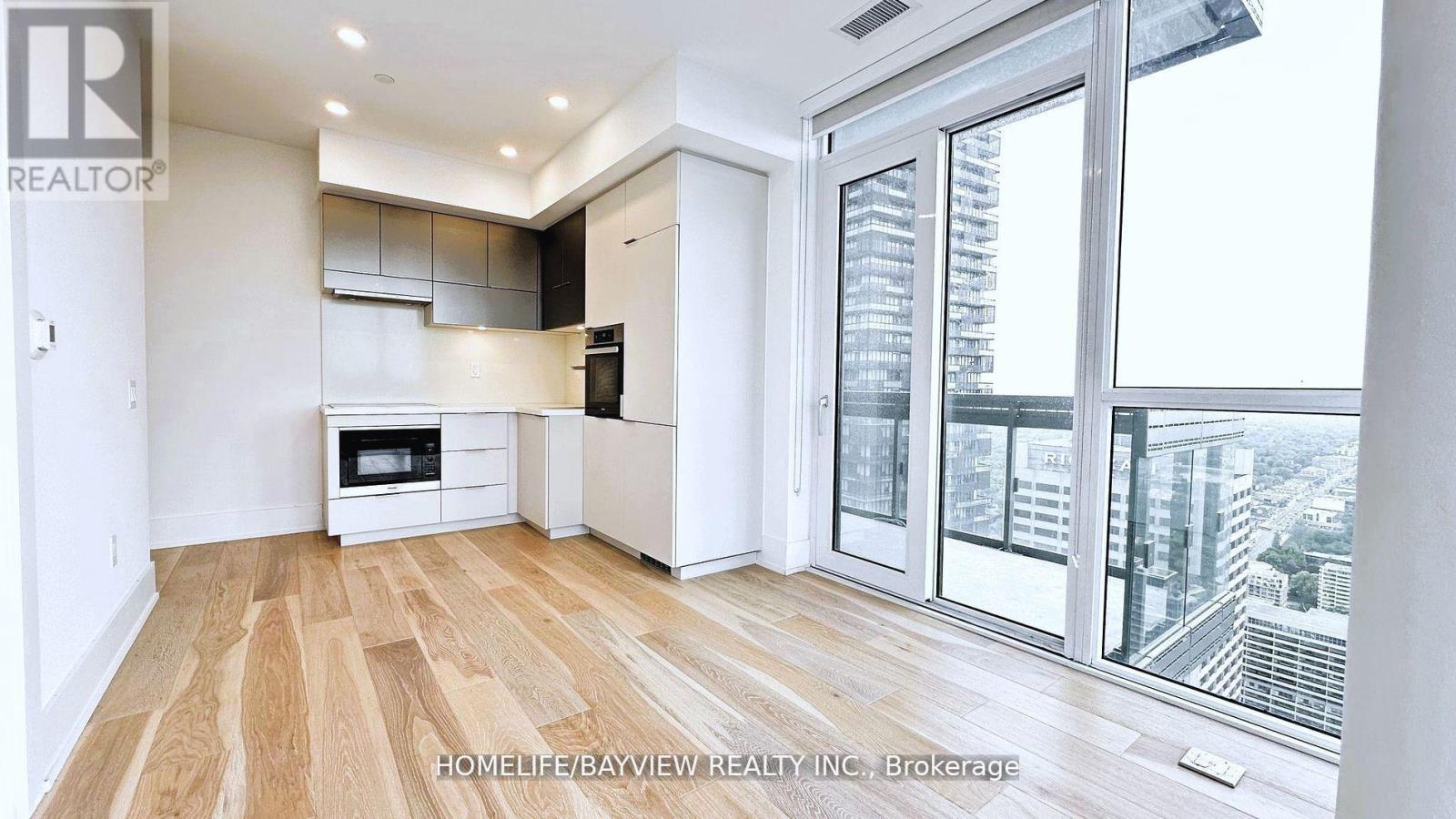 Photo 1 of 4308 39 Roehampton Avenue, Toronto ON