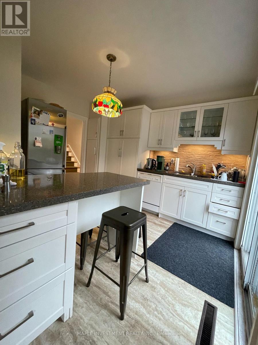 Photo 3 of 70 Broadpath Road, Toronto ON