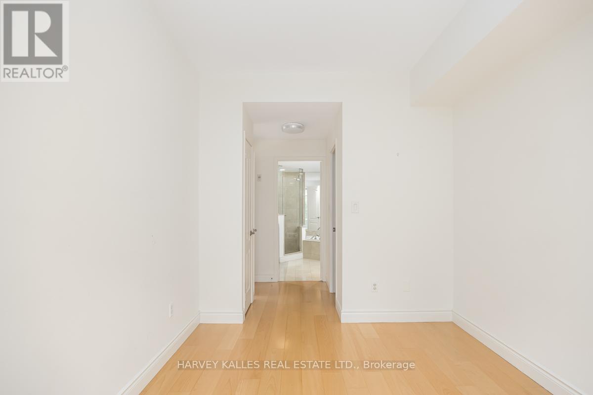 Photo 38 of 302 77 Mcmurrich Street, Toronto ON