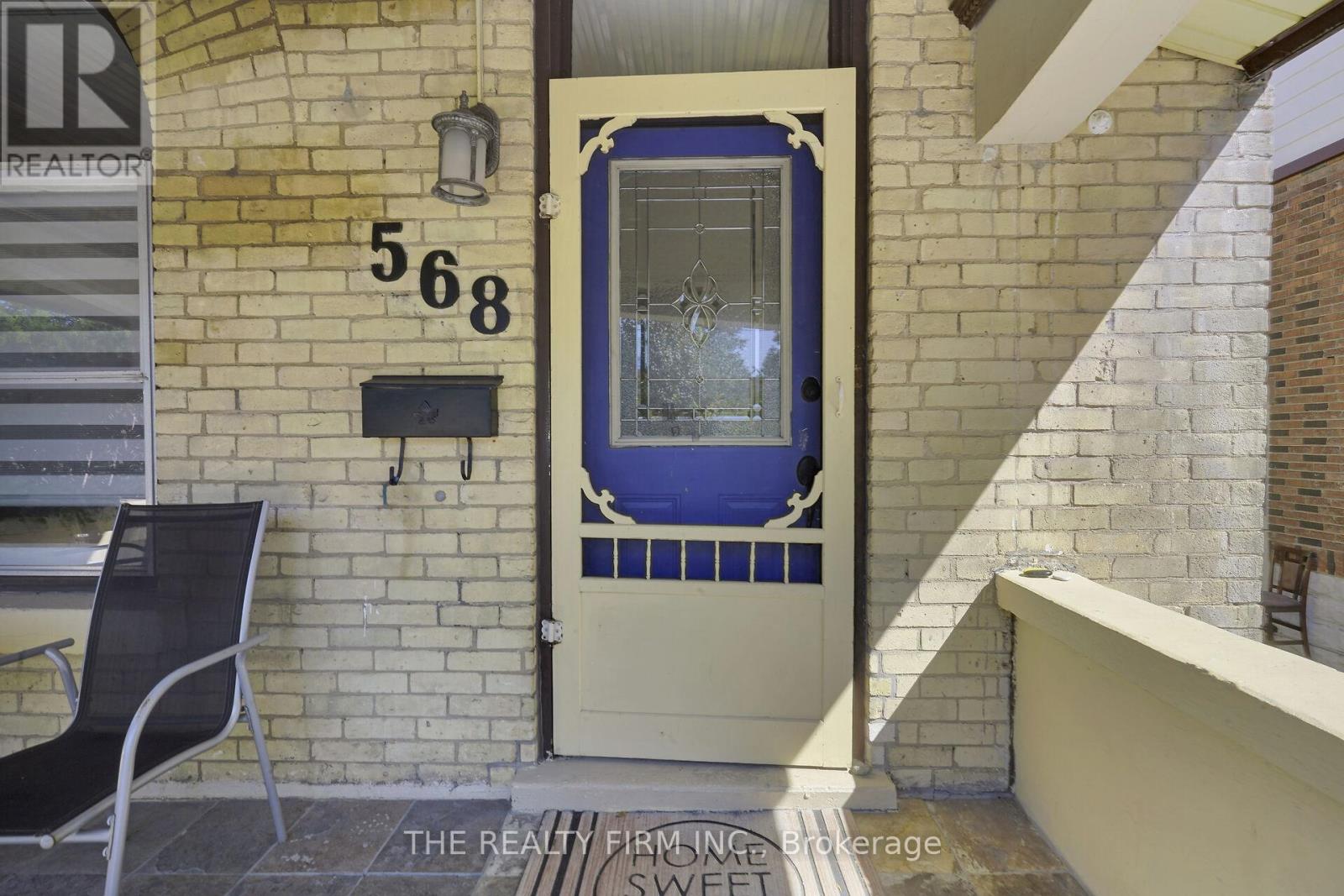Photo 2 of 568 Piccadilly Street, London East ON
