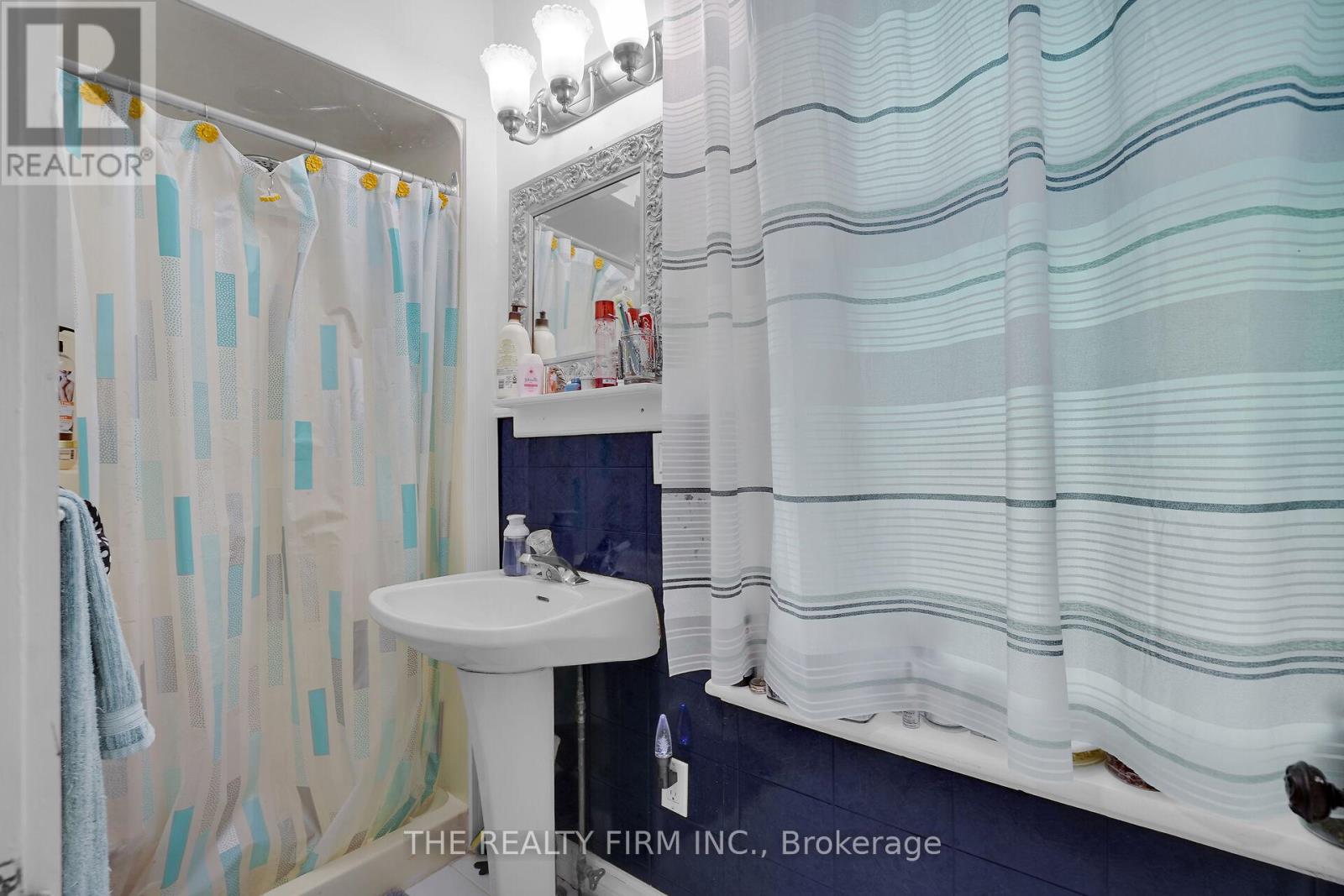 Photo 20 of 568 Piccadilly Street, London East ON