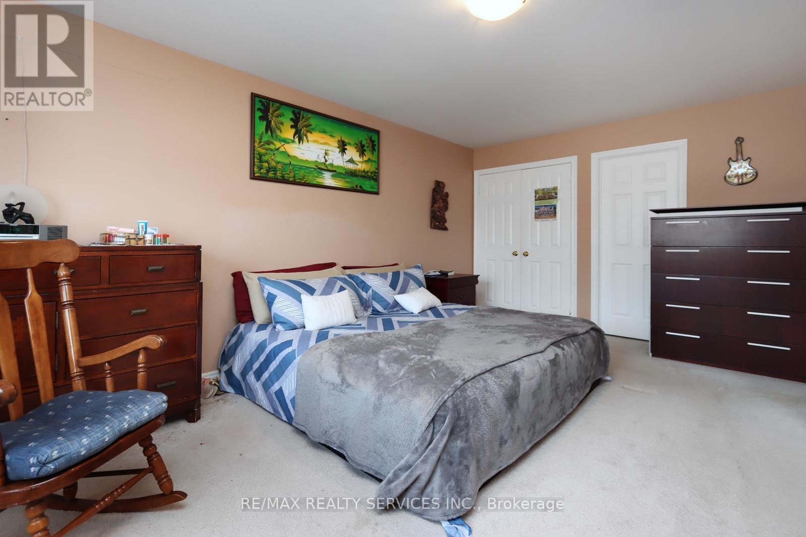 Photo 10 of 28 Hoile Drive, Ajax ON
