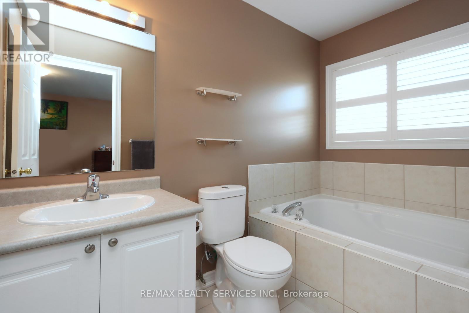 Photo 23 of 28 Hoile Drive, Ajax ON