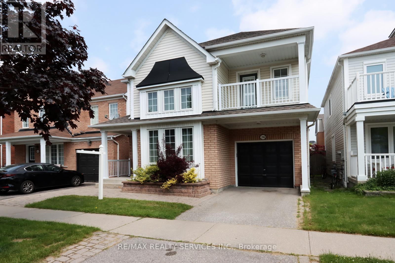 Photo 4 of 28 Hoile Drive, Ajax ON