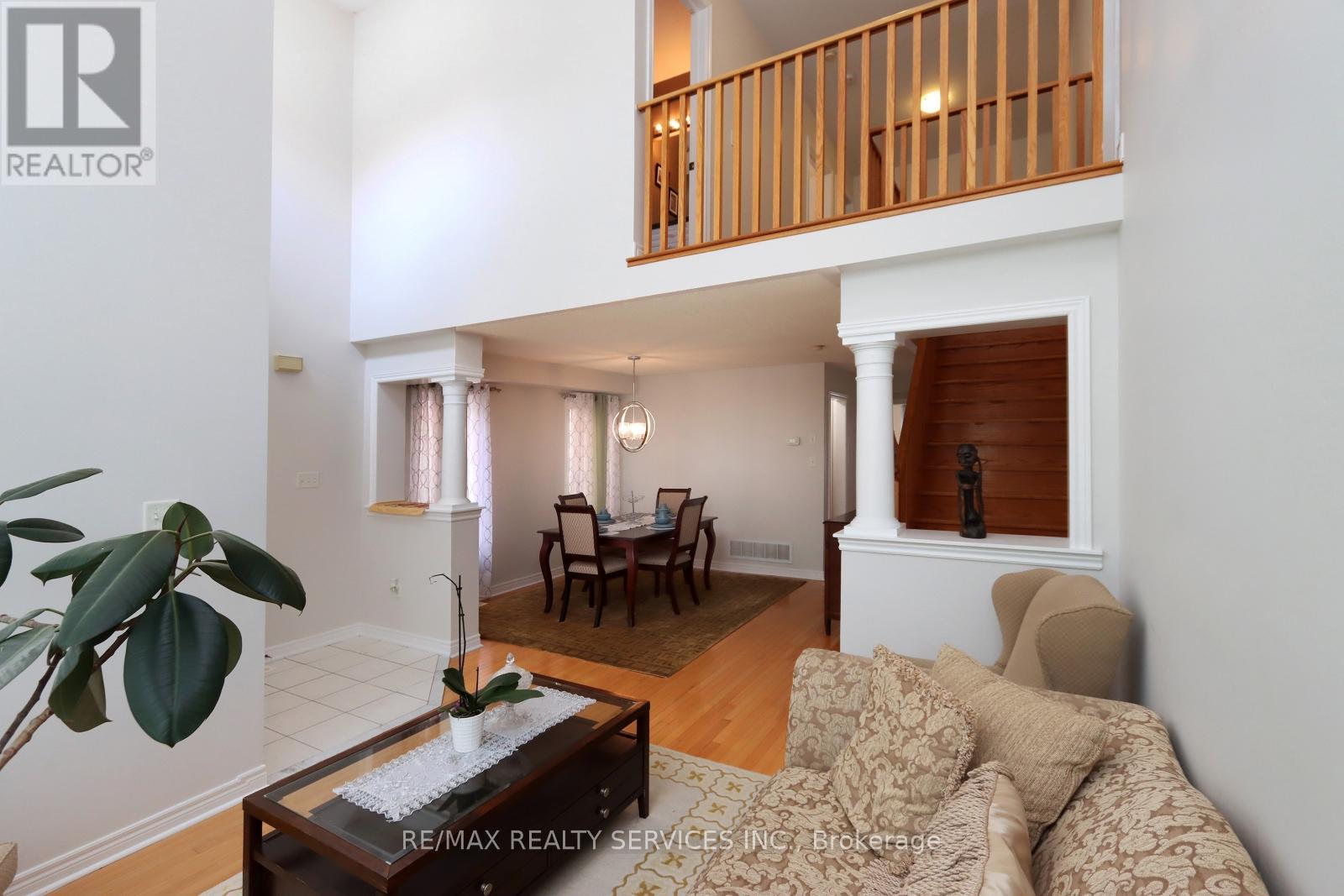 Photo 7 of 28 Hoile Drive, Ajax ON