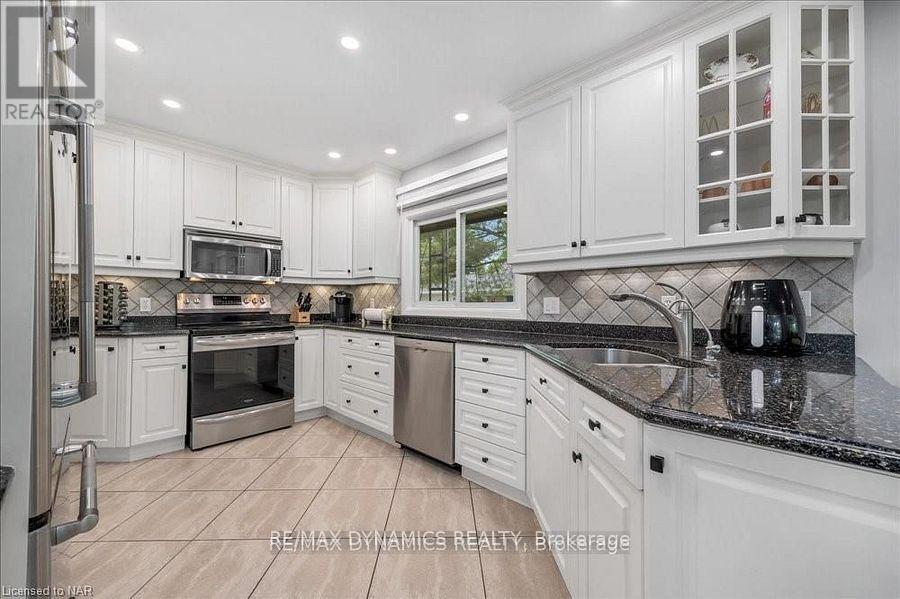 Photo 11 of 15842 Niagara River Parkway E, Niagaraonthelake ON