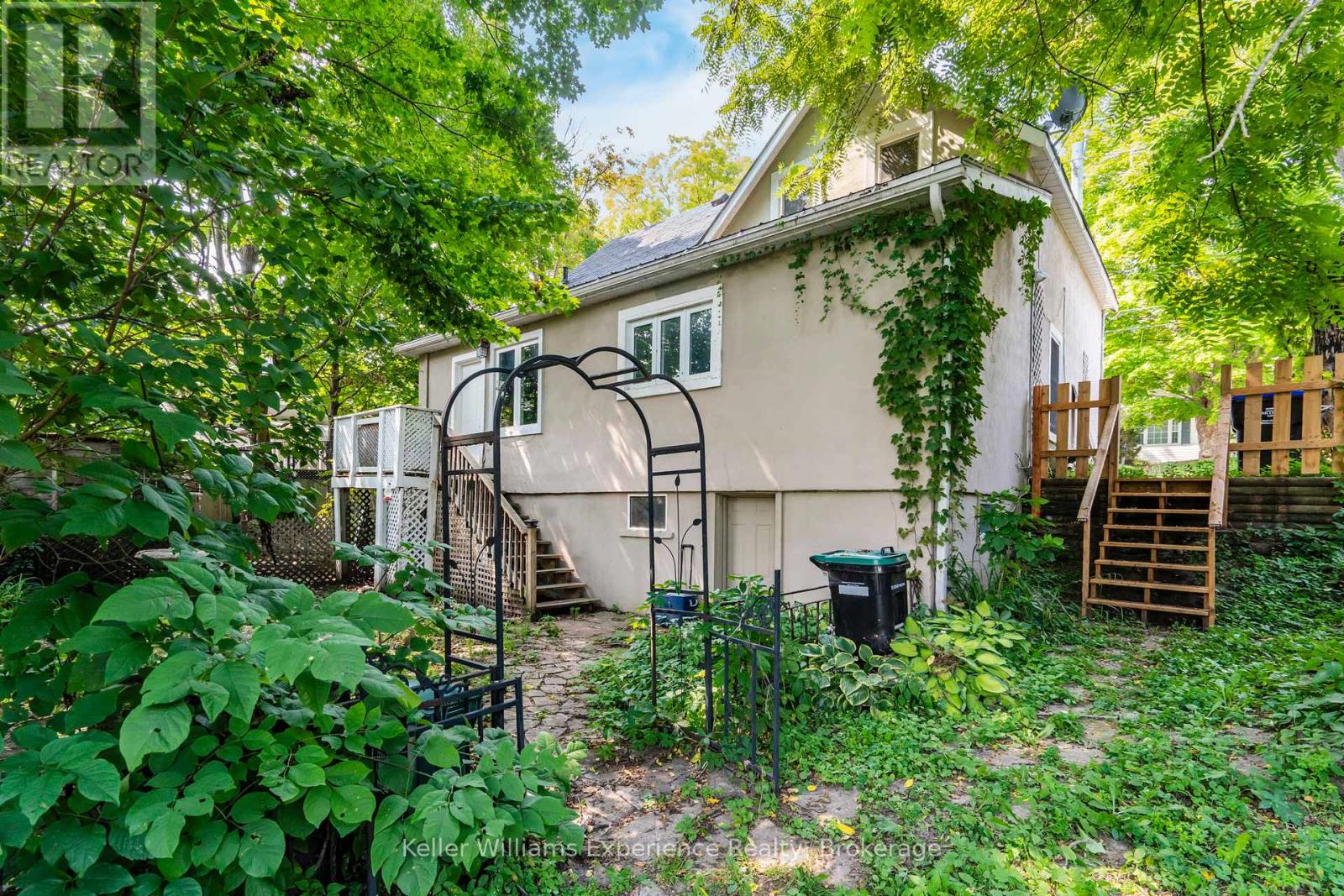 Photo 17 of 361 Third Street, Midland ON