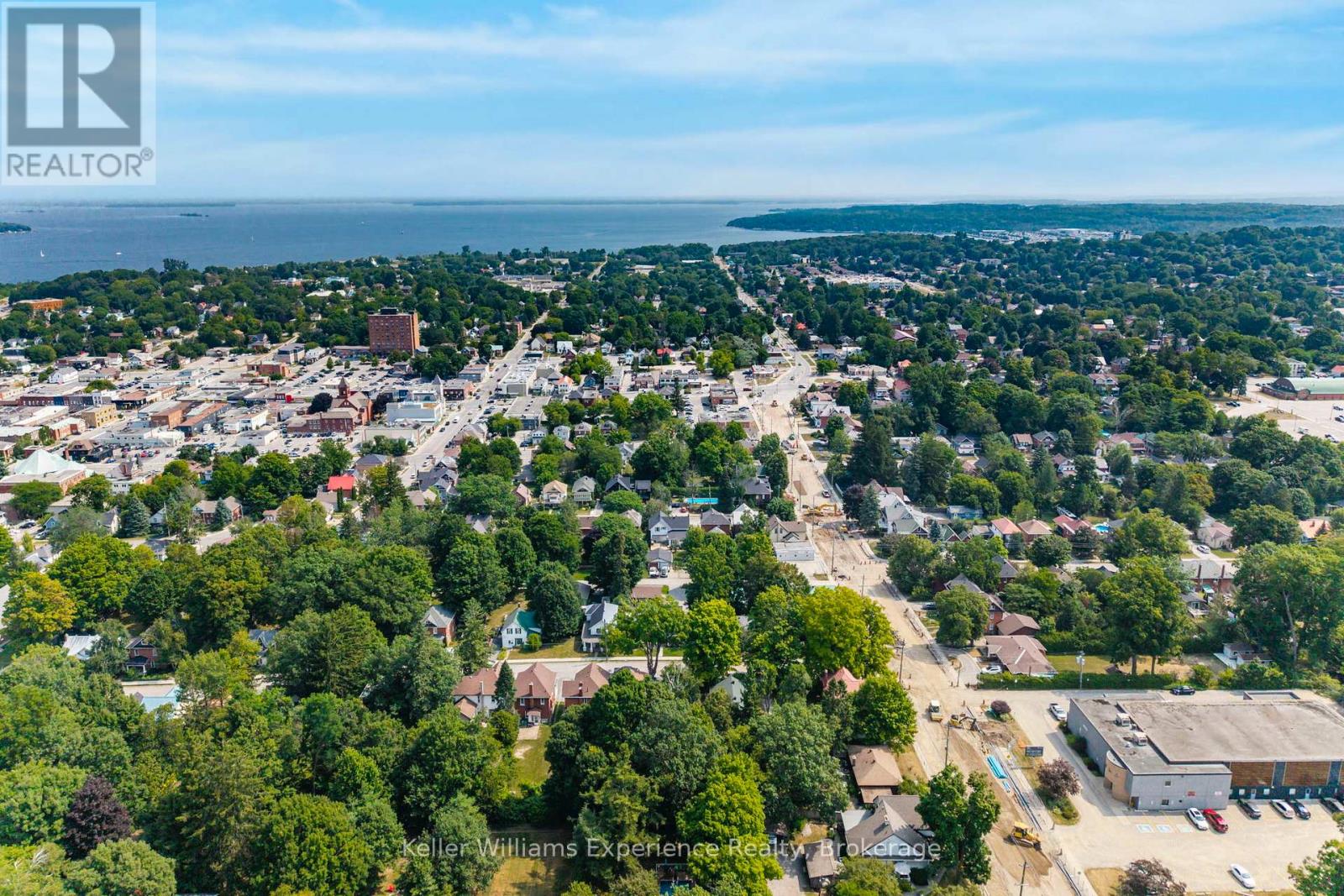 Photo 9 of 361 Third Street, Midland ON