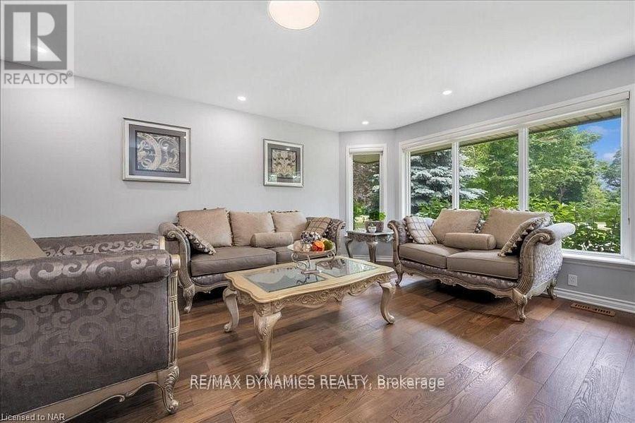 Photo 9 of 15842 Niagara River Parkway E, Niagaraonthelake ON