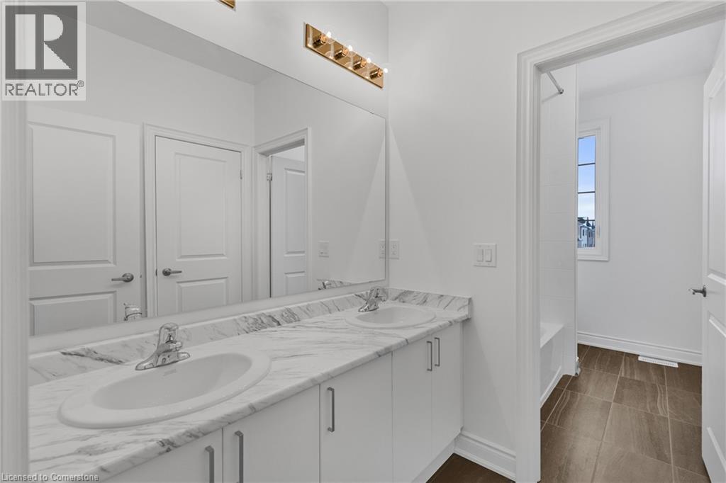 Photo 6 of 59 Cunningham Drive, Bradford West Gwillimbury ON