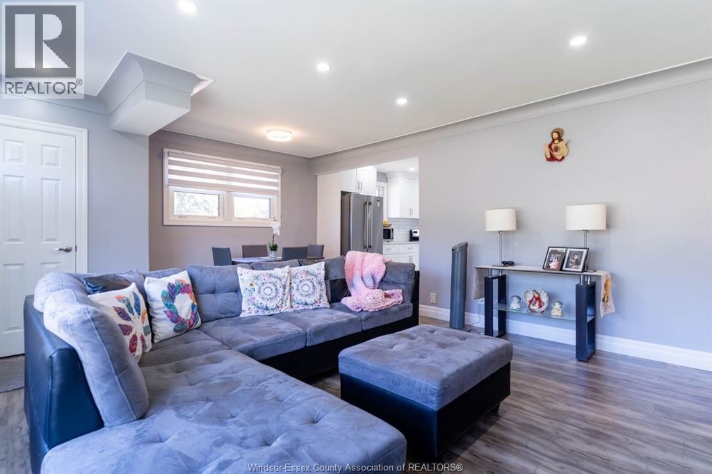 Photo 13 of 1006 Buckingham Road, Windsor ON
