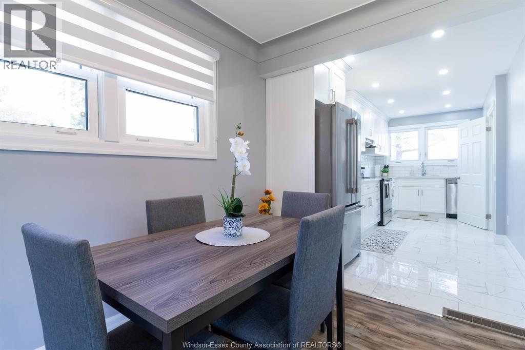 Photo 14 of 1006 Buckingham Road, Windsor ON