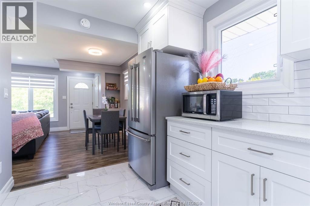 Photo 16 of 1006 Buckingham Road, Windsor ON