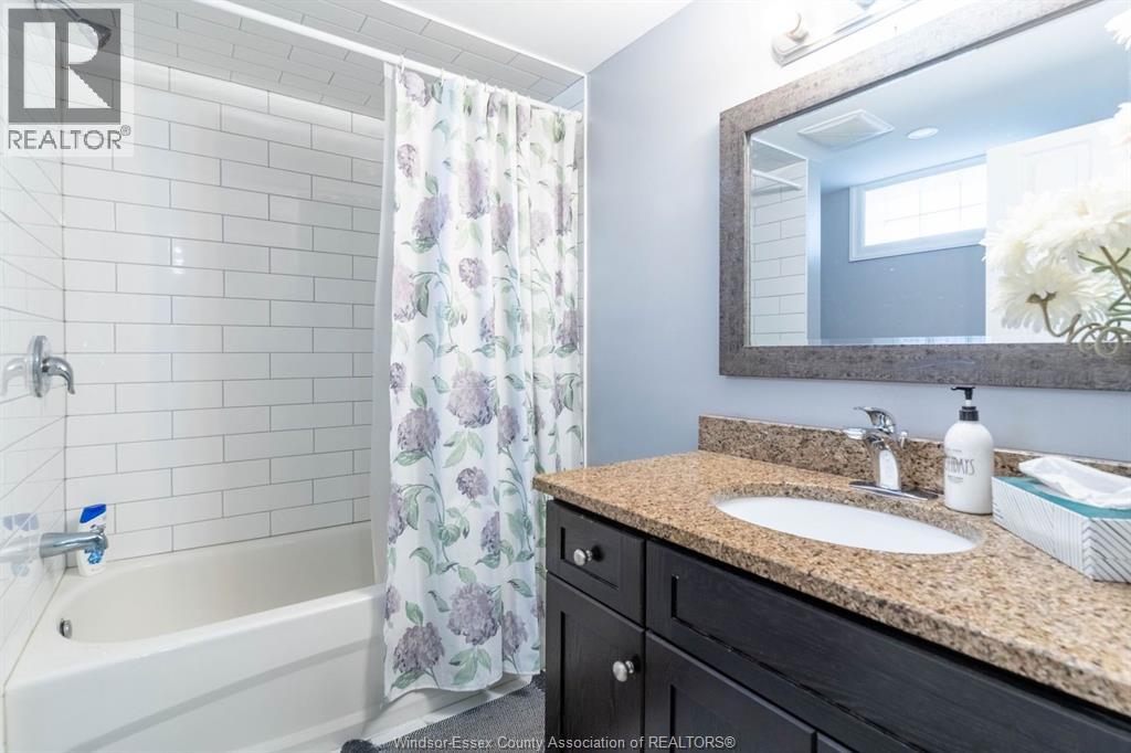 Photo 24 of 1006 Buckingham Road, Windsor ON