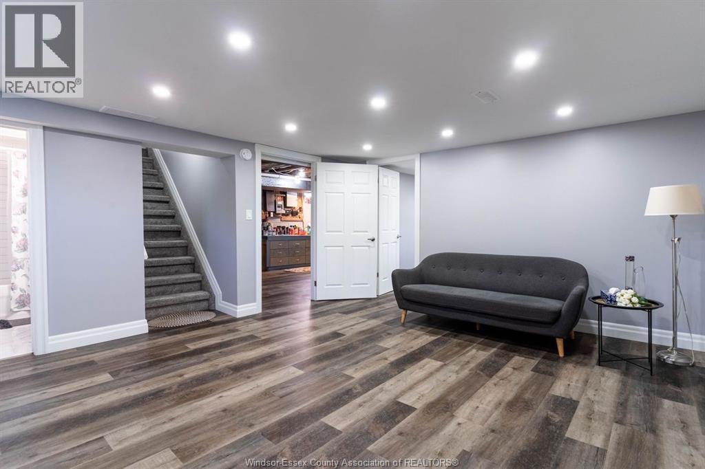 Photo 27 of 1006 Buckingham Road, Windsor ON