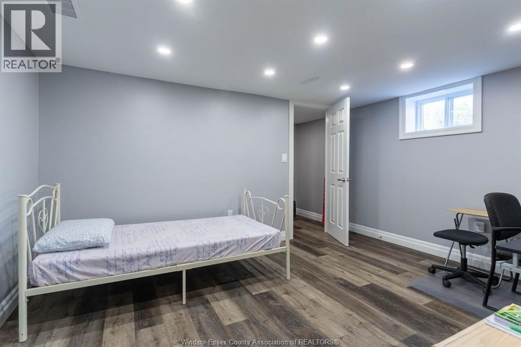 Photo 28 of 1006 Buckingham Road, Windsor ON