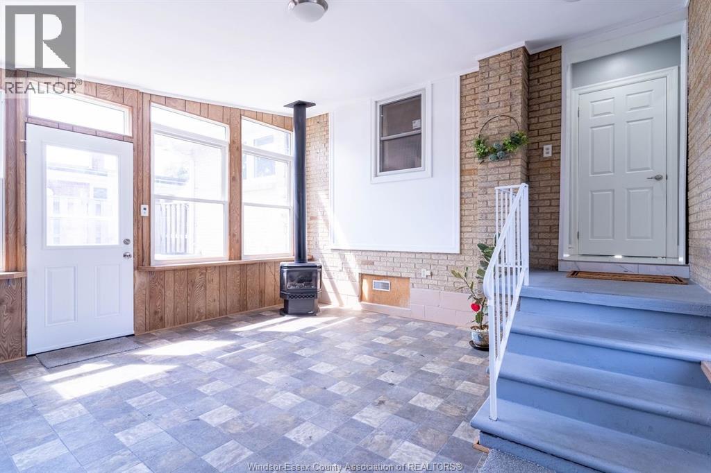 Photo 36 of 1006 Buckingham Road, Windsor ON