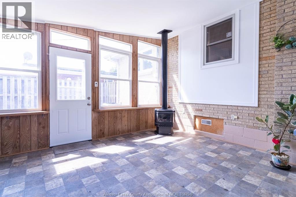 Photo 37 of 1006 Buckingham Road, Windsor ON